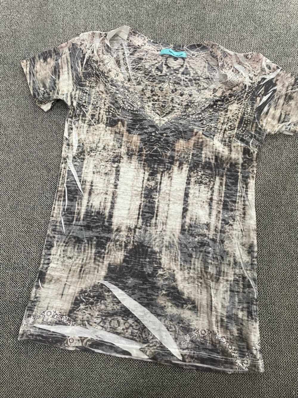 Women’s Short Sleeve V-Neck Printed Top in Brown and Black